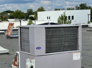 Installation of new Carrier rooftop unit in Oak Park, IL